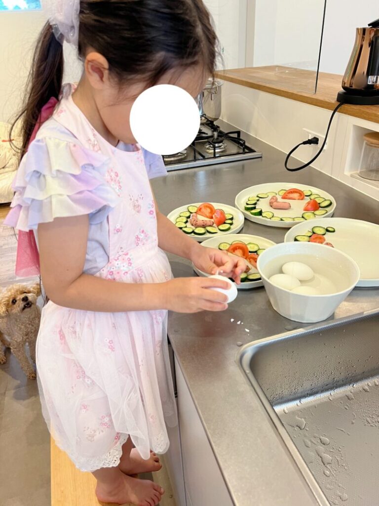 料理をする娘